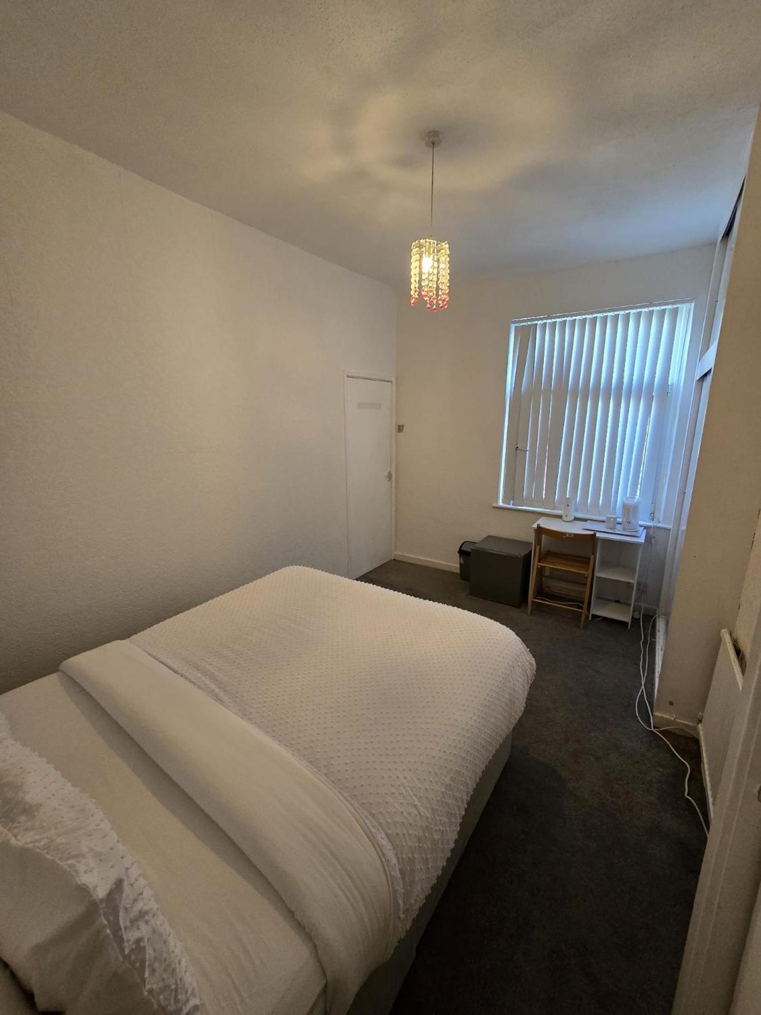 Guest house Poshval Manchester